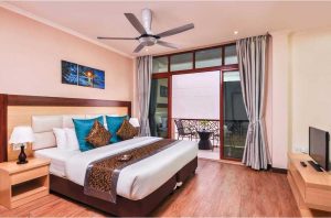 Deluxe Double with Pool View - Trtiton Beach Hotel, Maafushi